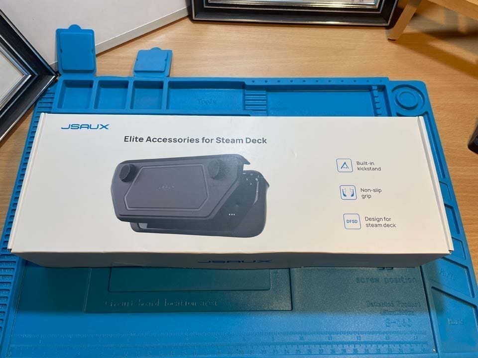 Transparent backplate contents