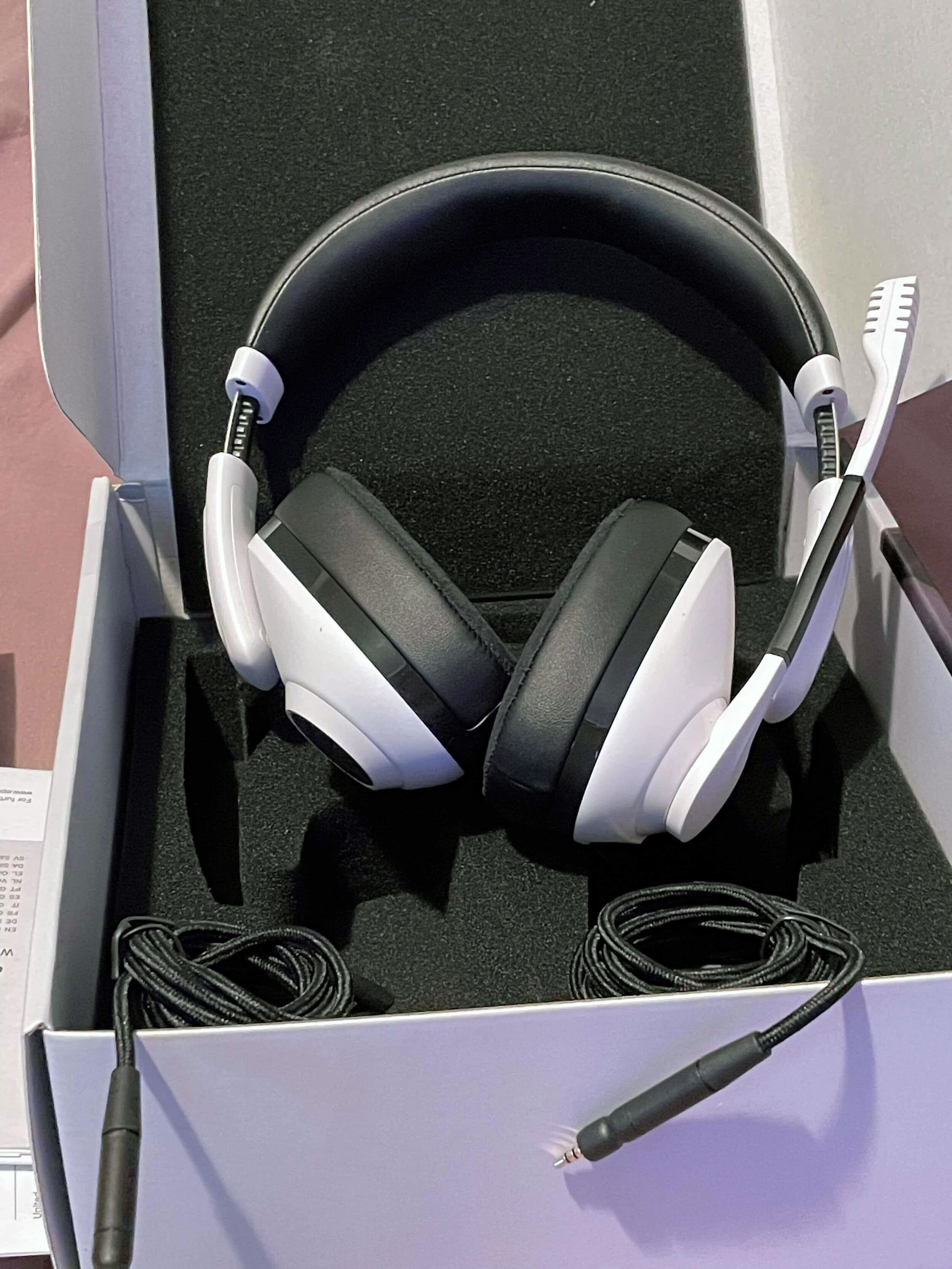 EPOS H3 box contents with cables and manual