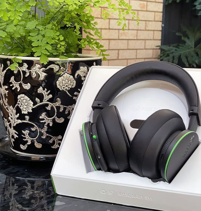 Xbox Wireless Headset photo 2