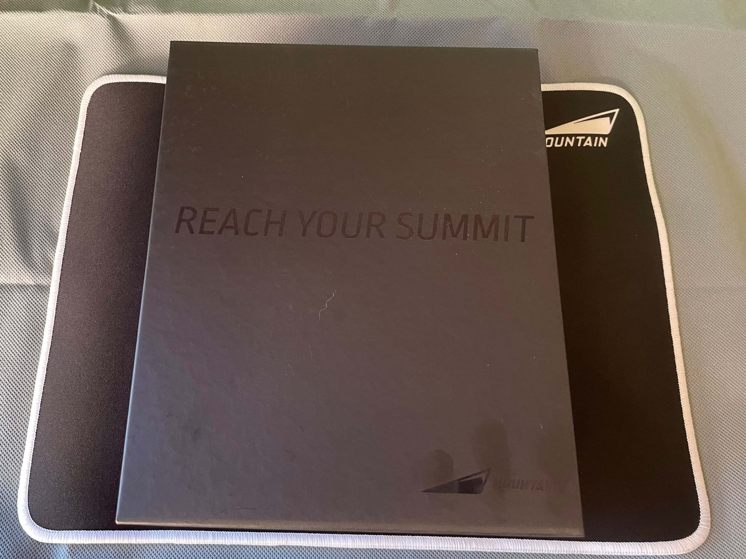 Makalu Max packaging and contents