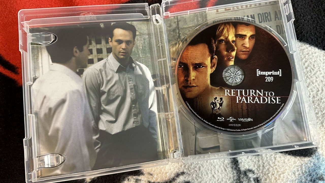 Return to Paradise Blu-ray inside and disc