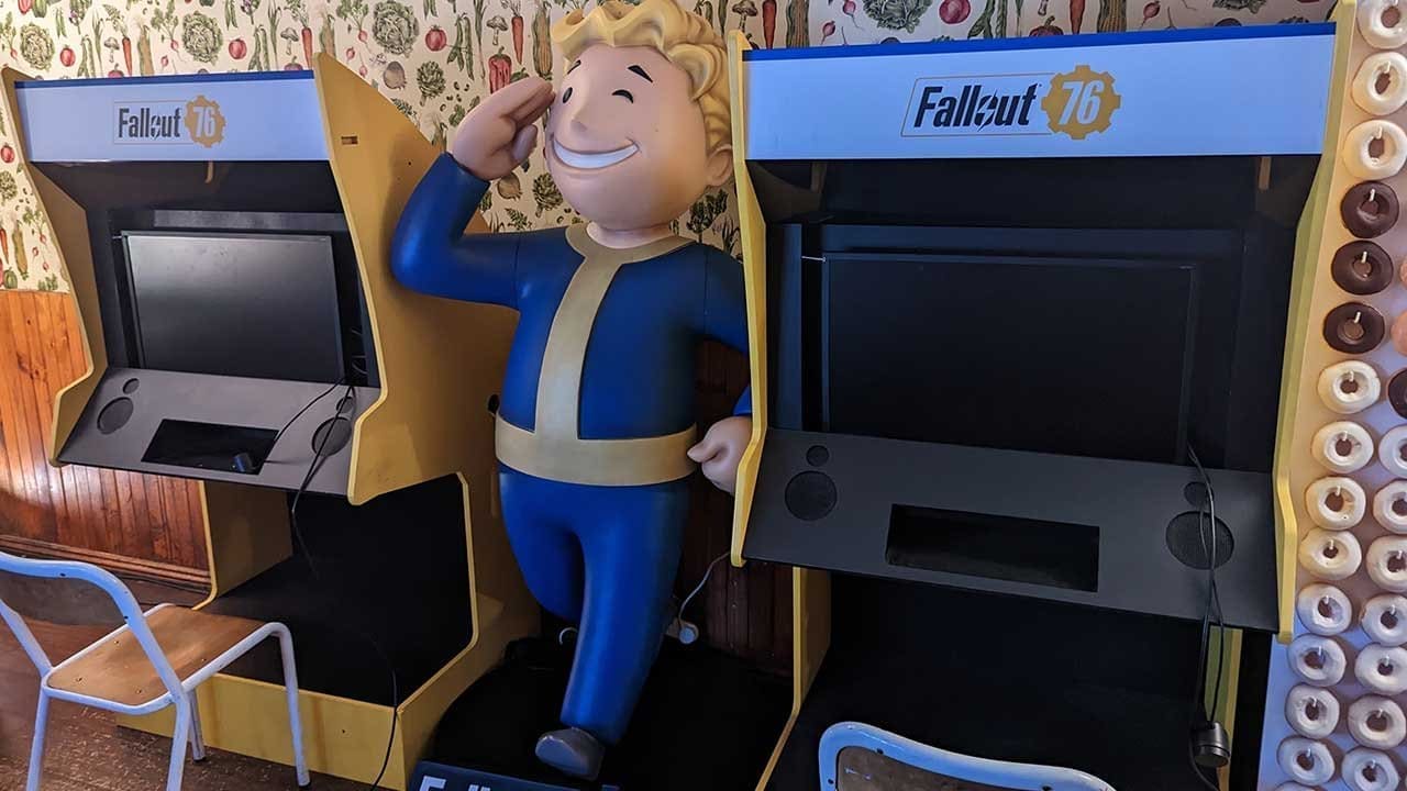 Starfield-themed area with mech display